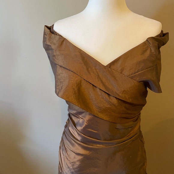 Adrienne Papell Coppery bronze taffeta dress with ruching size 8 - Picture 2 of 4